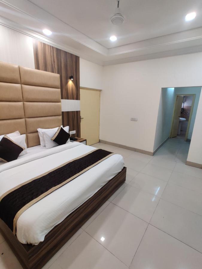 Raj Darbar - 10 Meter From Golden Temple Hotel Amritsar Luaran gambar
